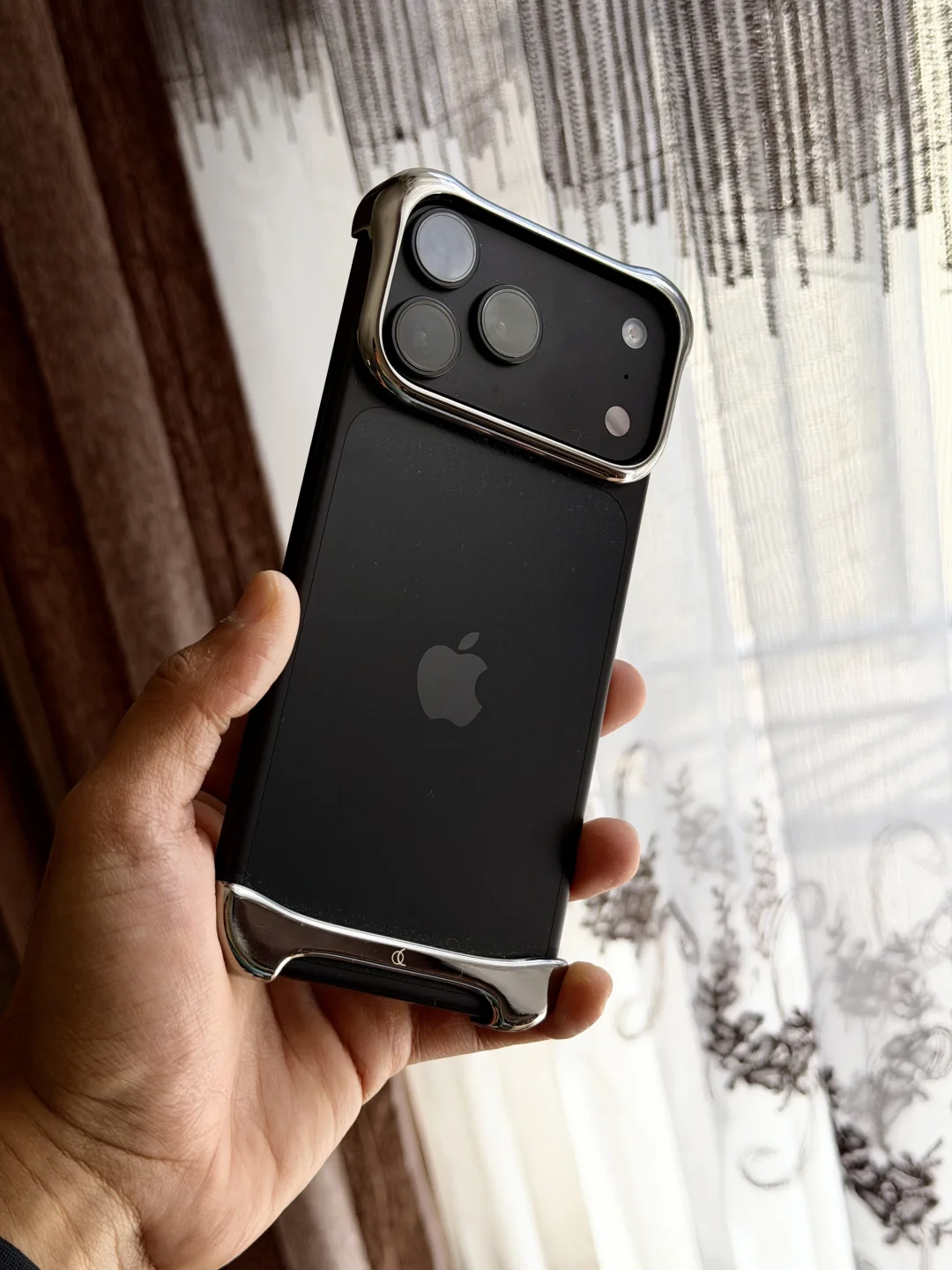 对iPhone18ProMax的24小时使用感想：-可变光