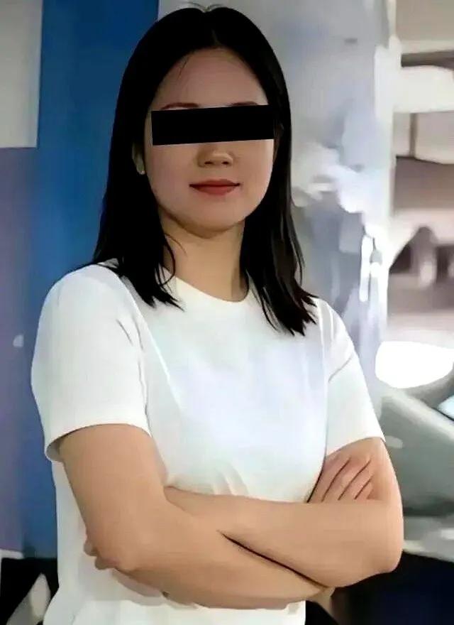 见过蠢的，真没见过这么按剧本式作死的。整件车位纠纷，从头到尾，就是车主步步