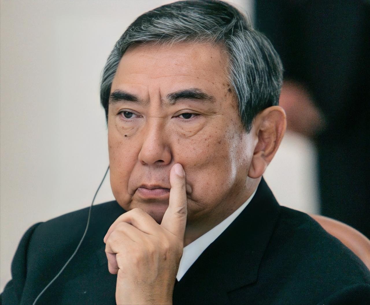 急了！日本不再拖延，主动向中国示好！当地时间4月20日，日媒爆料，前众院议长河