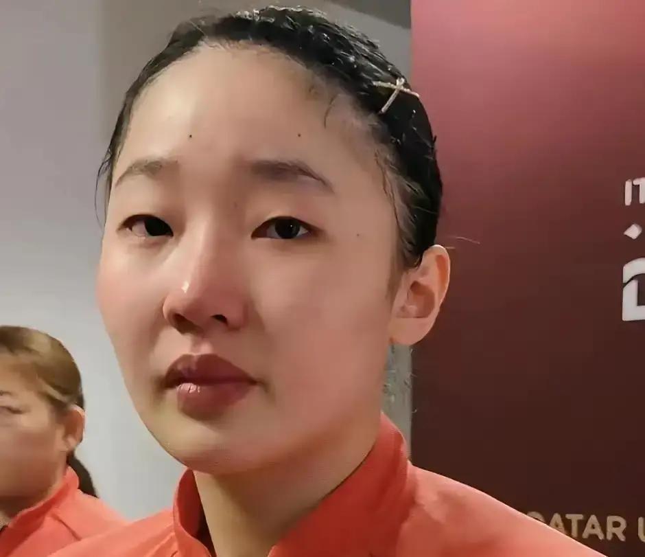 15岁赢下世界第三，日本乒协却断了她的粮。这不是体育新闻。这是一个系统如何