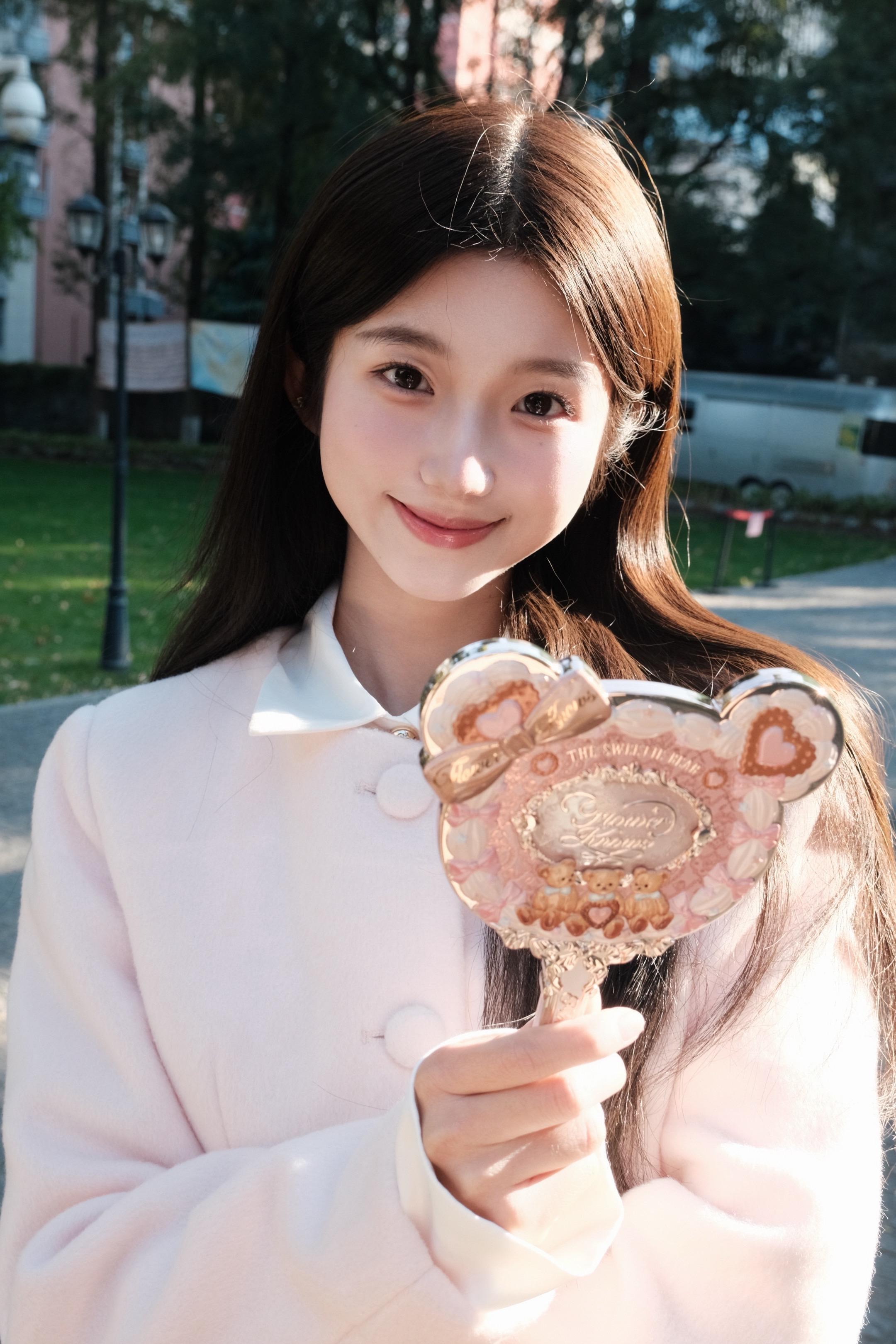 五颜六色的生活，当然要涂粉粉嫩嫩的小蛋糕。