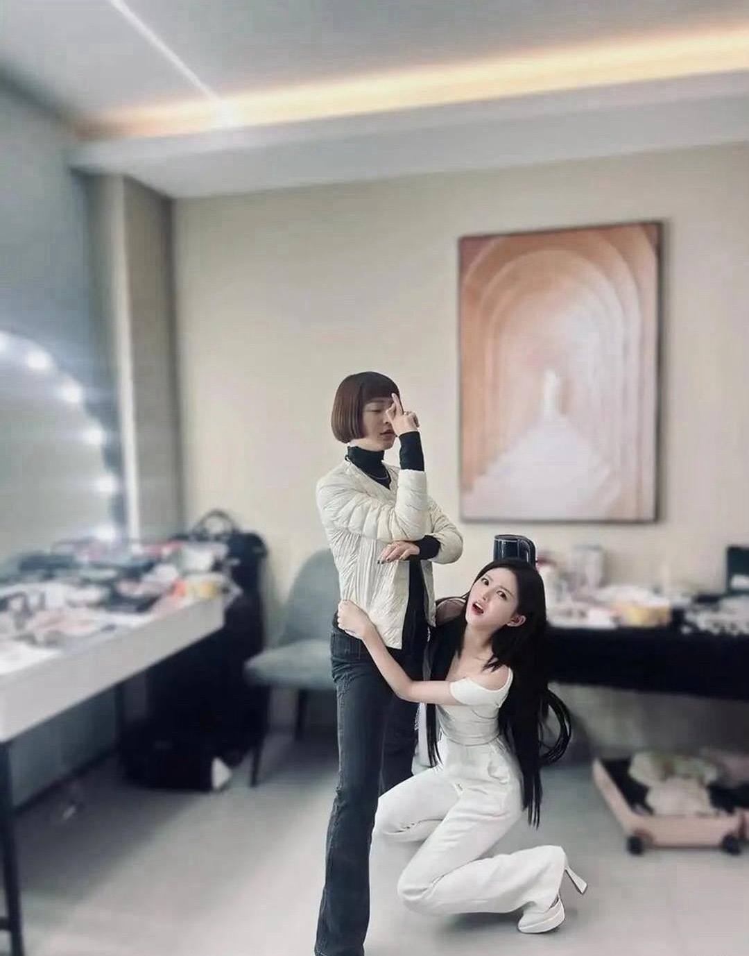 这竟然是赵露思早期，好有许妍味怪不得让她来演
