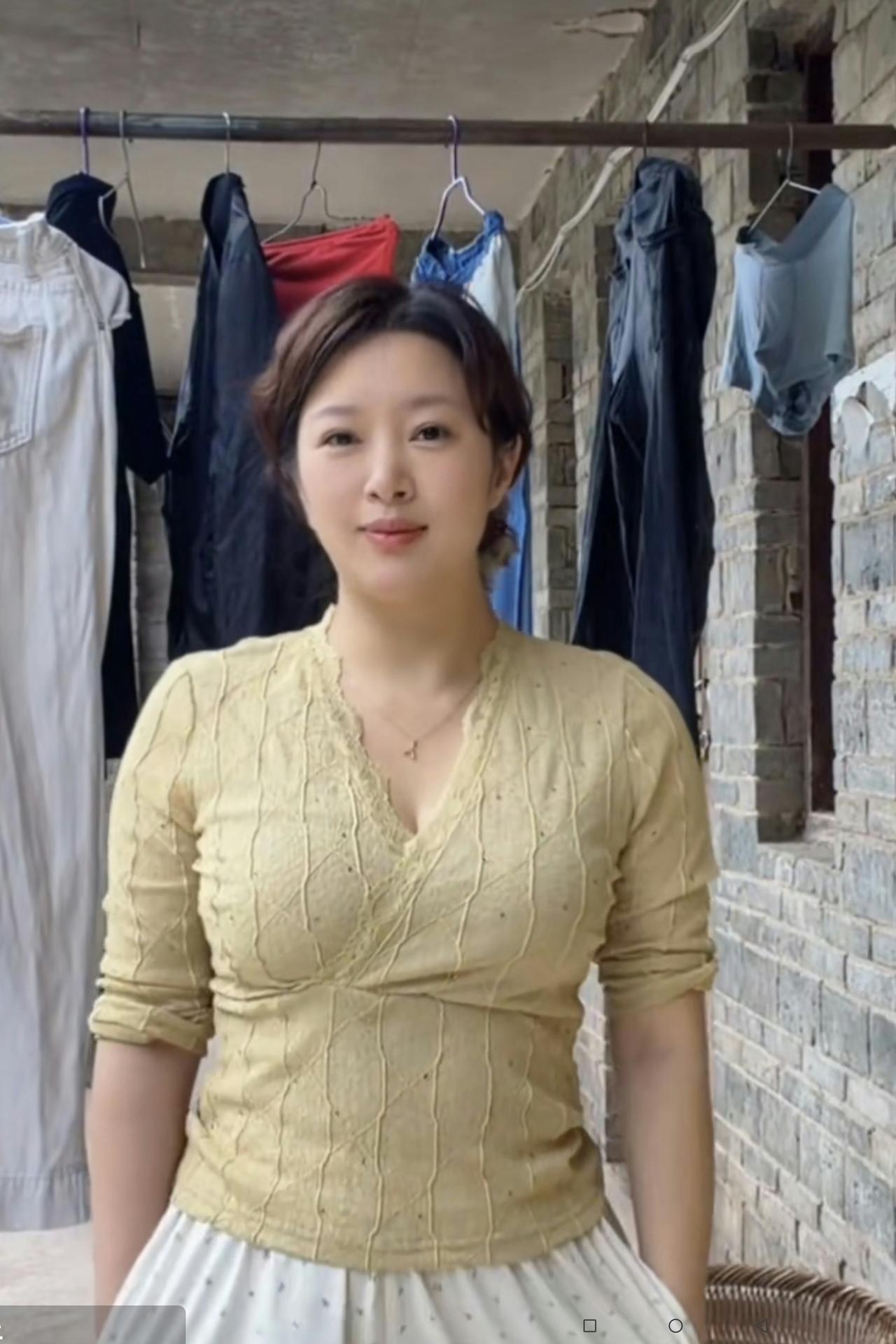 萝卜白菜，各有所爱！这个就是心目中的极品女人：眉清目秀、端庄大方、干干净净。