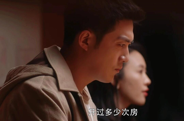 《三十而已》“一妻一妾”的<em>许幻山</em>不知，顾佳被灌醉那晚林有有却装醉，早就预示了3人的“残局”