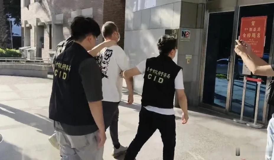 詹江村：谴责暴力但矢板明夫就是想害台湾、希望两岸打起来的人针对矢板明夫被打