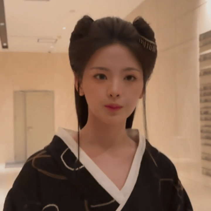 【杨超越】这张脸还是出现在二次元里比较现实