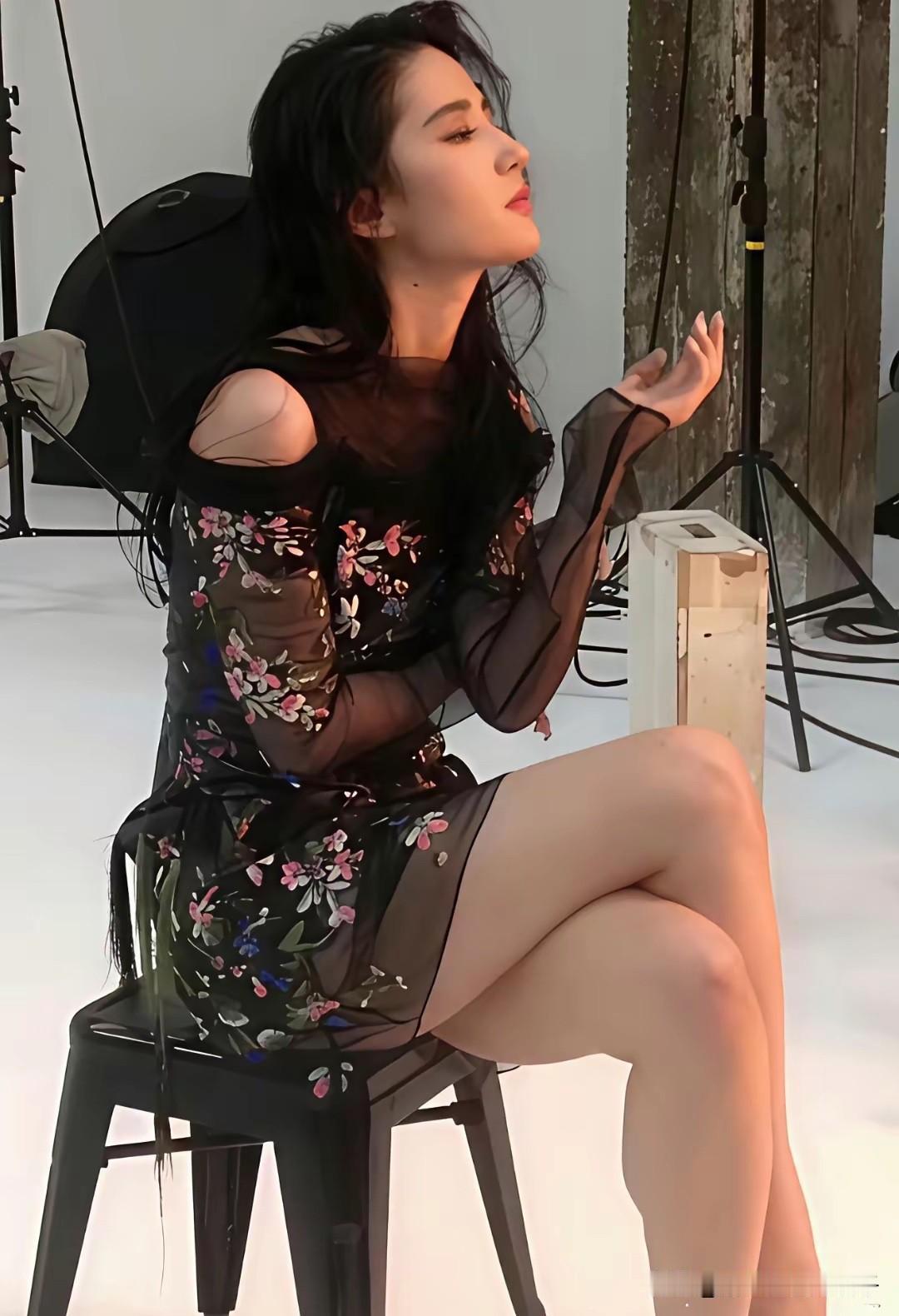 这样的女神，普通人有没有机会娶到她？