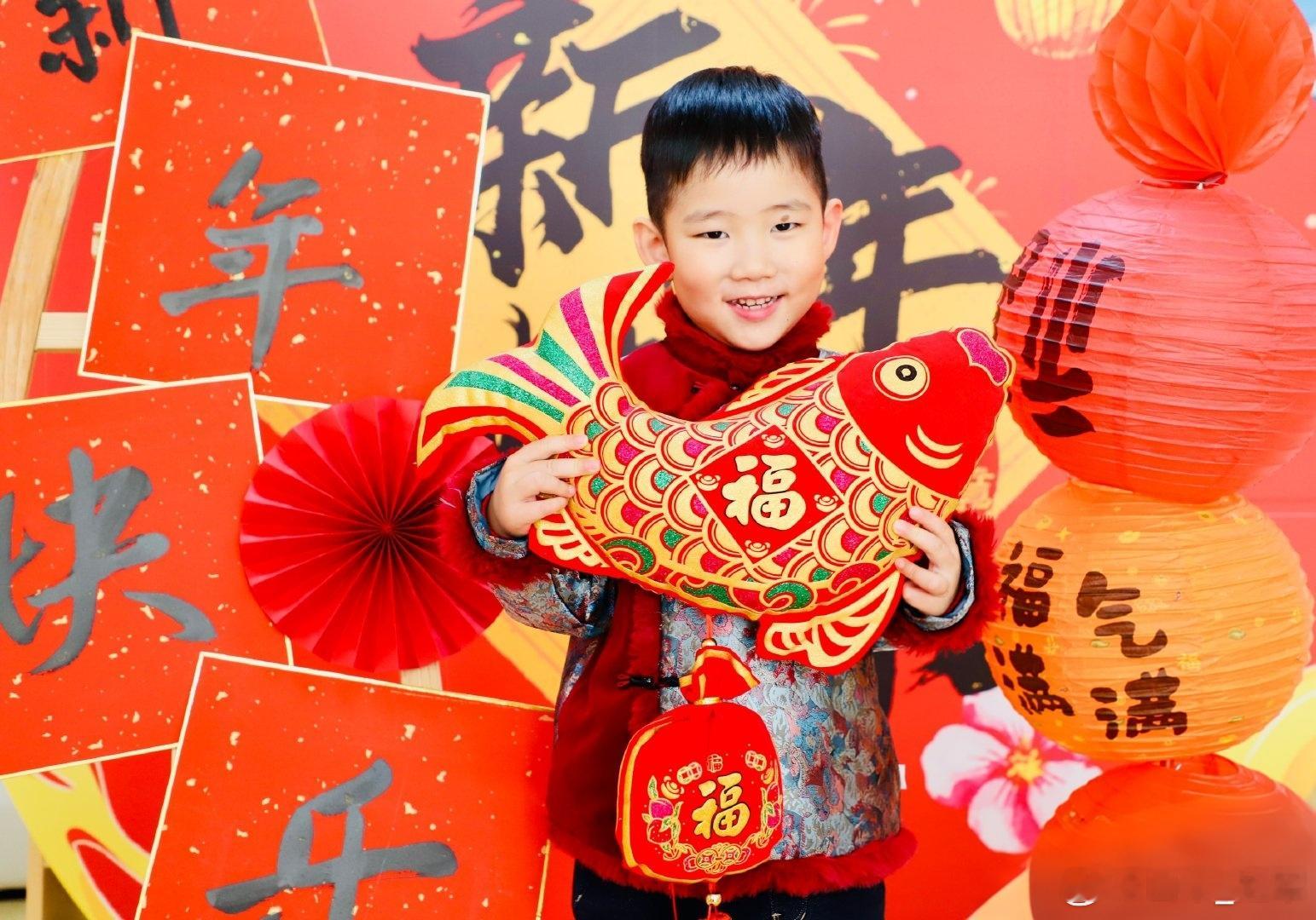 现在养娃有多难?吃点什么都难决断。专家说孩子长个喝牛奶中医说牛奶