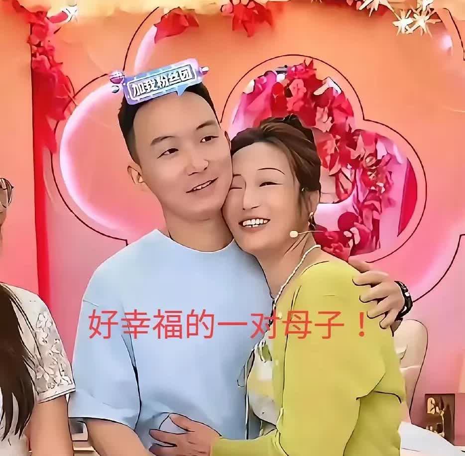 哇塞！谢浩男五一安排曝光啦！不搞带货直播，也没找谢爸爸，而是陪妈妈回老家认亲。上
