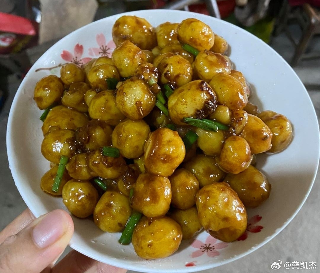 小土豆太好吃了，这是另外加工的，真有这样的品种？​​​