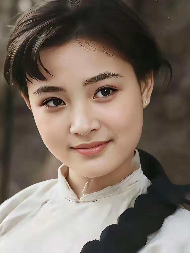 真的是一方水土养育一方人啊，年轻时候的陈冲一直在中国定居，你看看这面相是不是有一