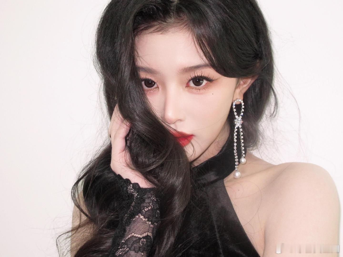 孔雪儿黑天鹅小蛋糕谁懂啊！孔雪儿这黑天鹅小蛋糕太上头了！恶毒女配演得太到位，权