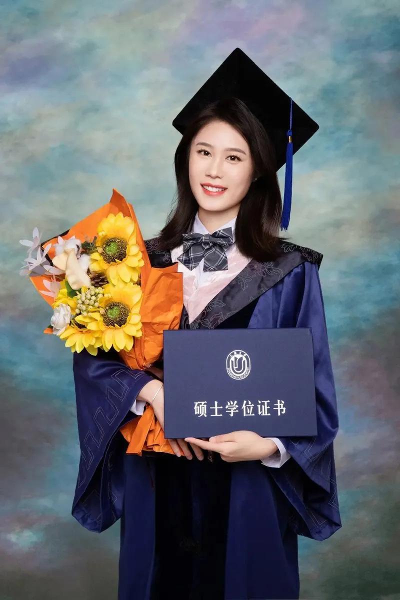 一边是高校毕业生就业拥堵，一边却是硕士研究生报考热潮连续的消退，这样的反常究竟是