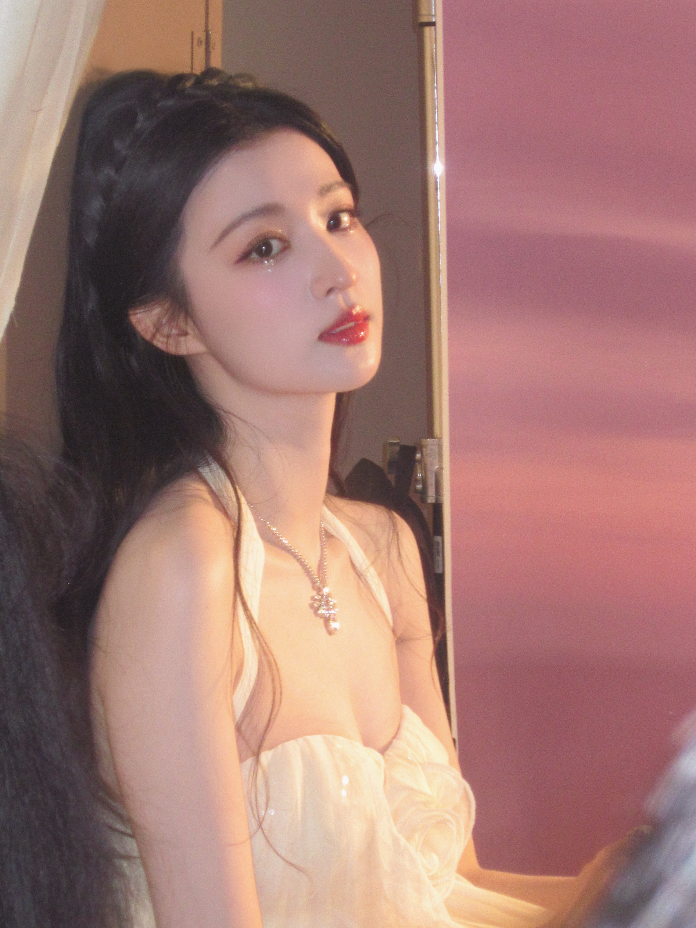 王楚然在年末送来美貌💌