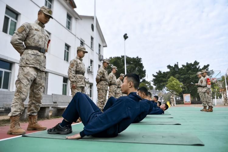 2025年冬季军士选晋考核正在各部队紧锣密鼓地收尾！对一批特殊的老兵而言，这可能