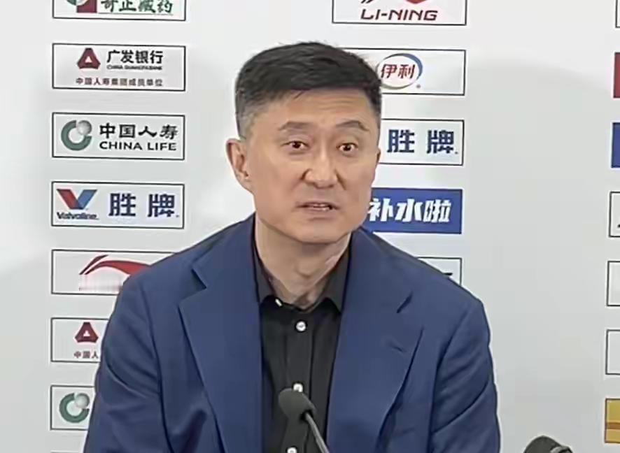 【广东东阳光客场不敌北京北汽止步半决赛。赛后主教练杜峰接受采访对比赛进行总结。】