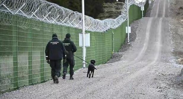 芬兰这个国家挺有意思的，以前害怕俄罗斯入侵，所以，芬兰拼命想加入北约，结果，芬兰