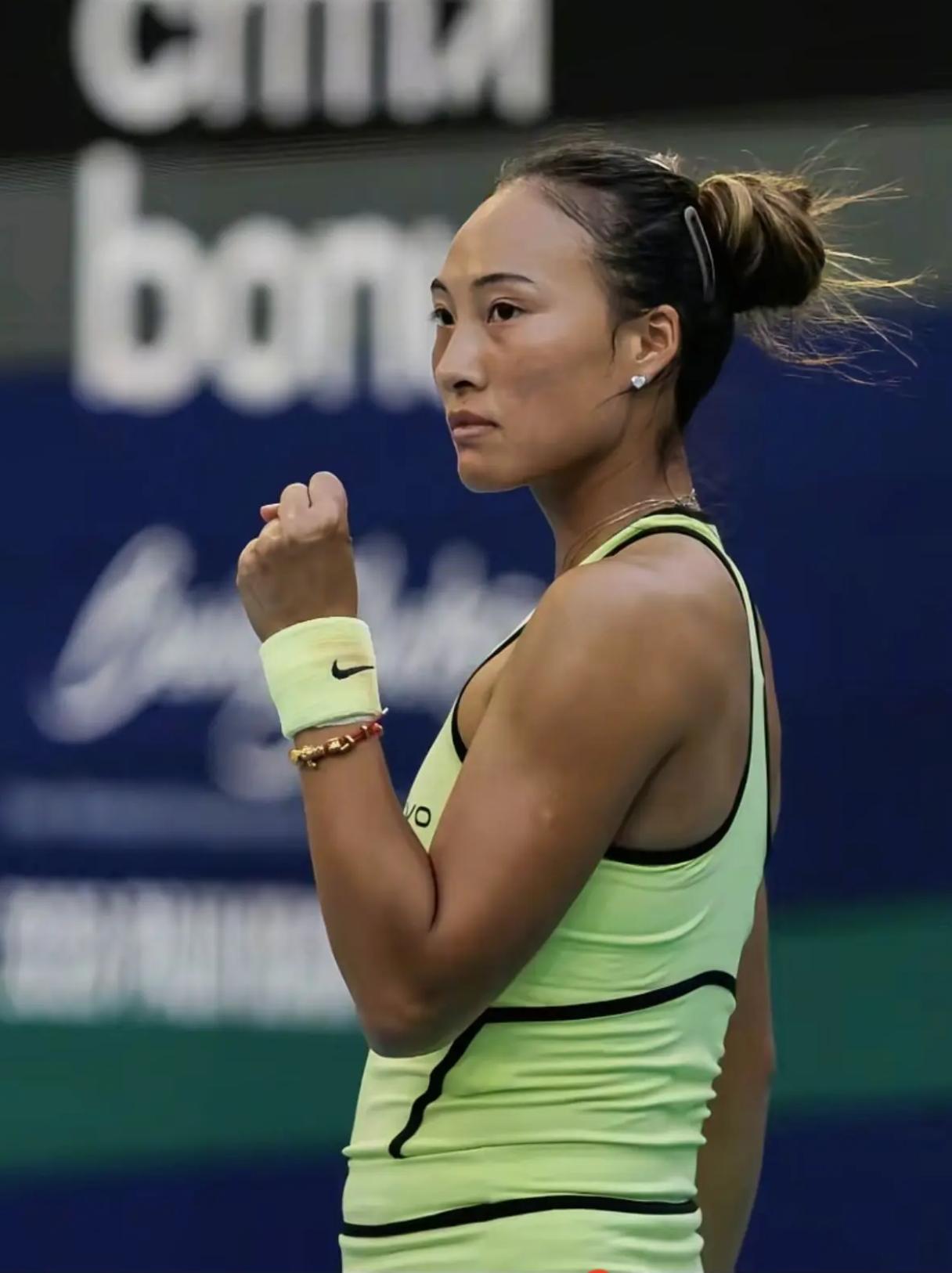 全网都在骂那9次双误，我却觉得：郑钦文今天不是输给对手，是输给了“想赢怕输”