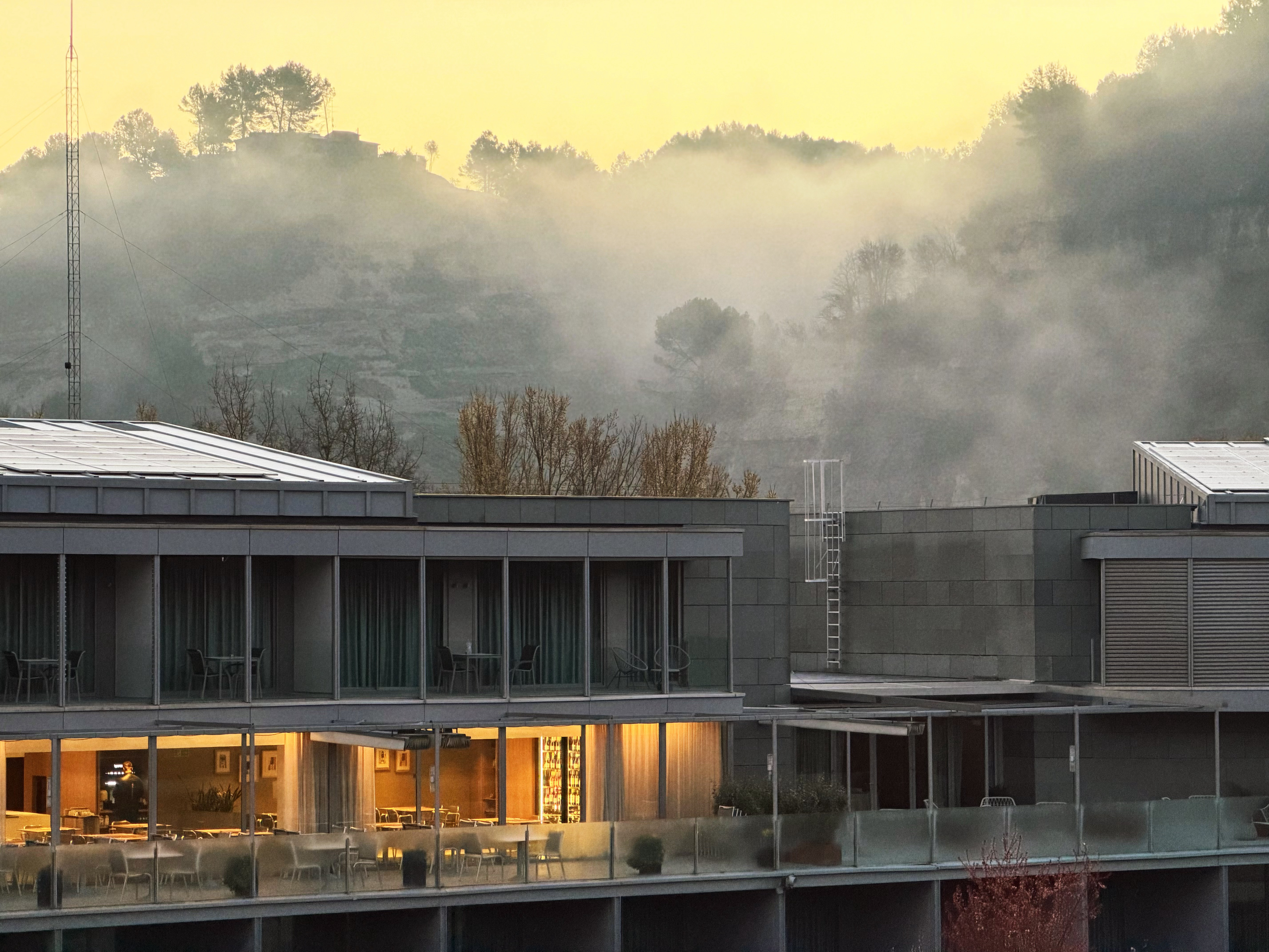 景色不错，吃饱干活～