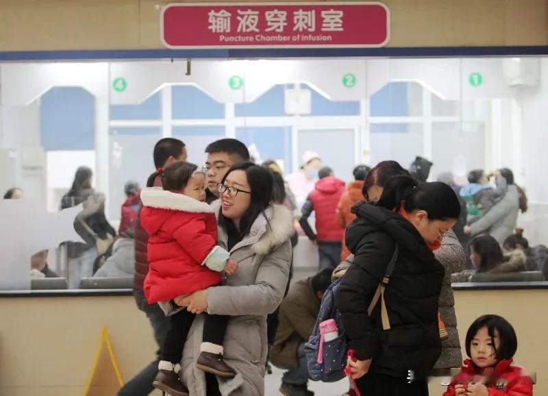 最近多地儿童医院呼吸道门诊人满为患，家长们都愁坏了。我国已经进入呼吸道传染病高发