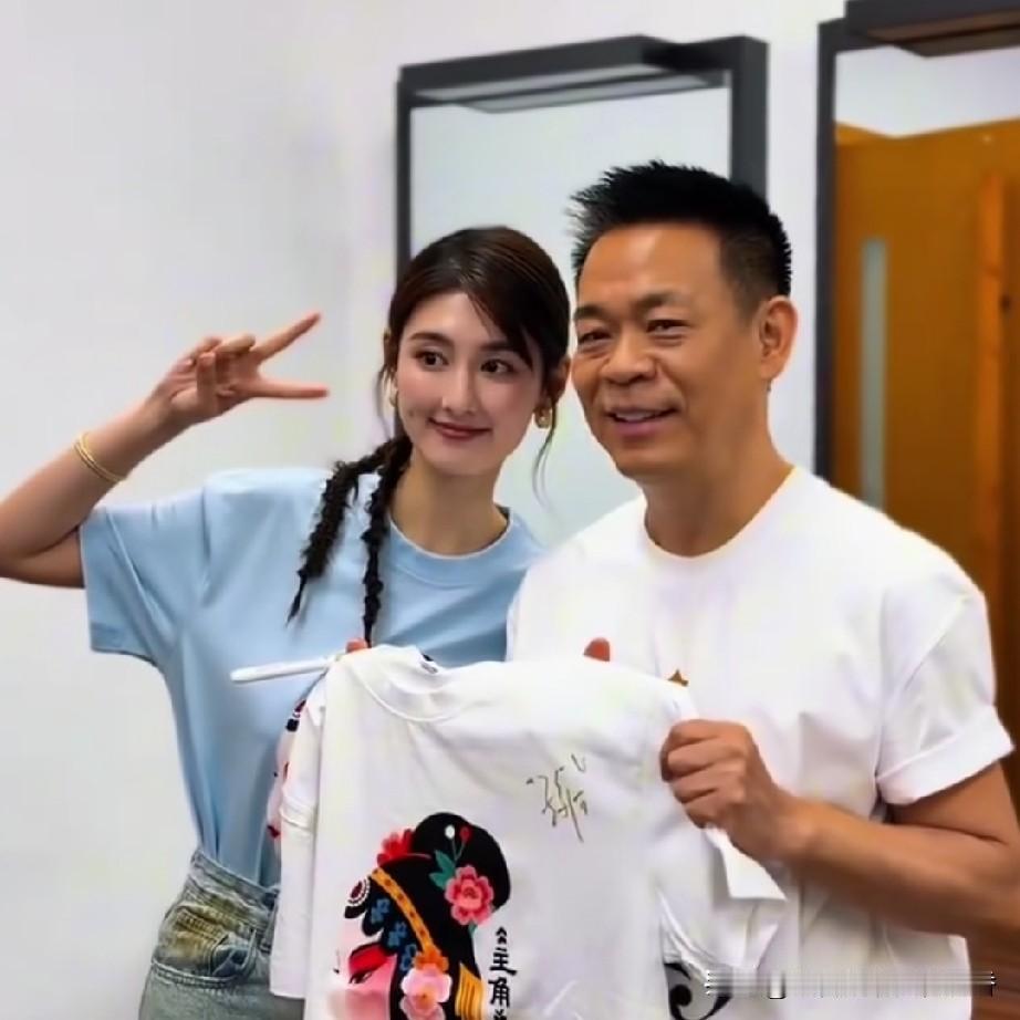 在西安举行的电视剧巜主角》开播发布会上，孙浩一一给大家介绍了剧中的主创人员，第一