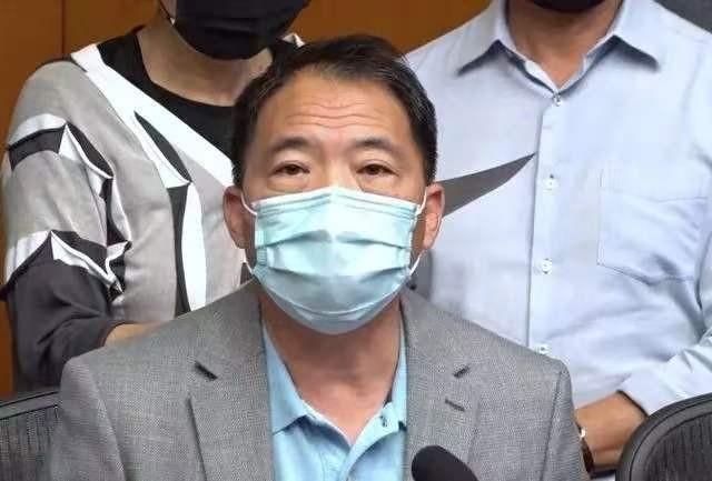 本以为是风光投奔，到头来却成了一场天大的笑话！乱港头目胡志伟当了这么多年的狗，服