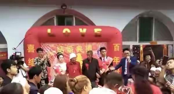 11个姐姐凑32万给弟娶妻！是亲情互助还是重男轻女？真相扎心了家人们吵翻了