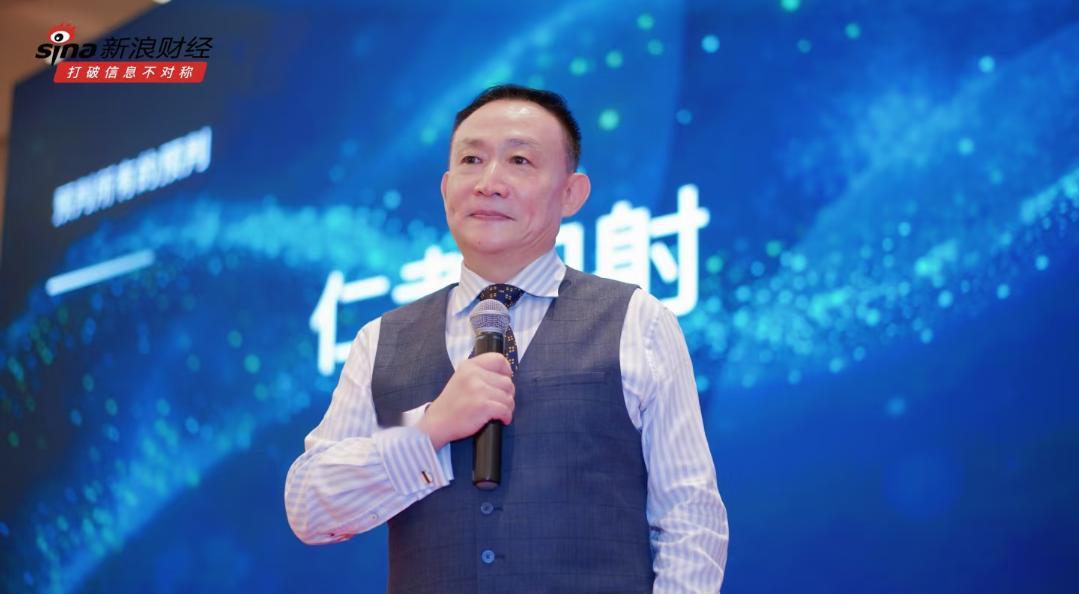 刷到卢麒元这段发言，我直接一个激灵！这哪里是说话啊，简直是一把重锤，狠狠砸在那些