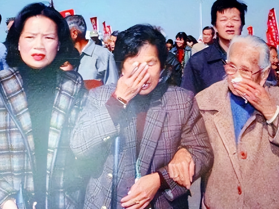 1949年，施宫存夫妇收到命令逃往台湾，将只有3个月大的儿子留在了大陆。40年后