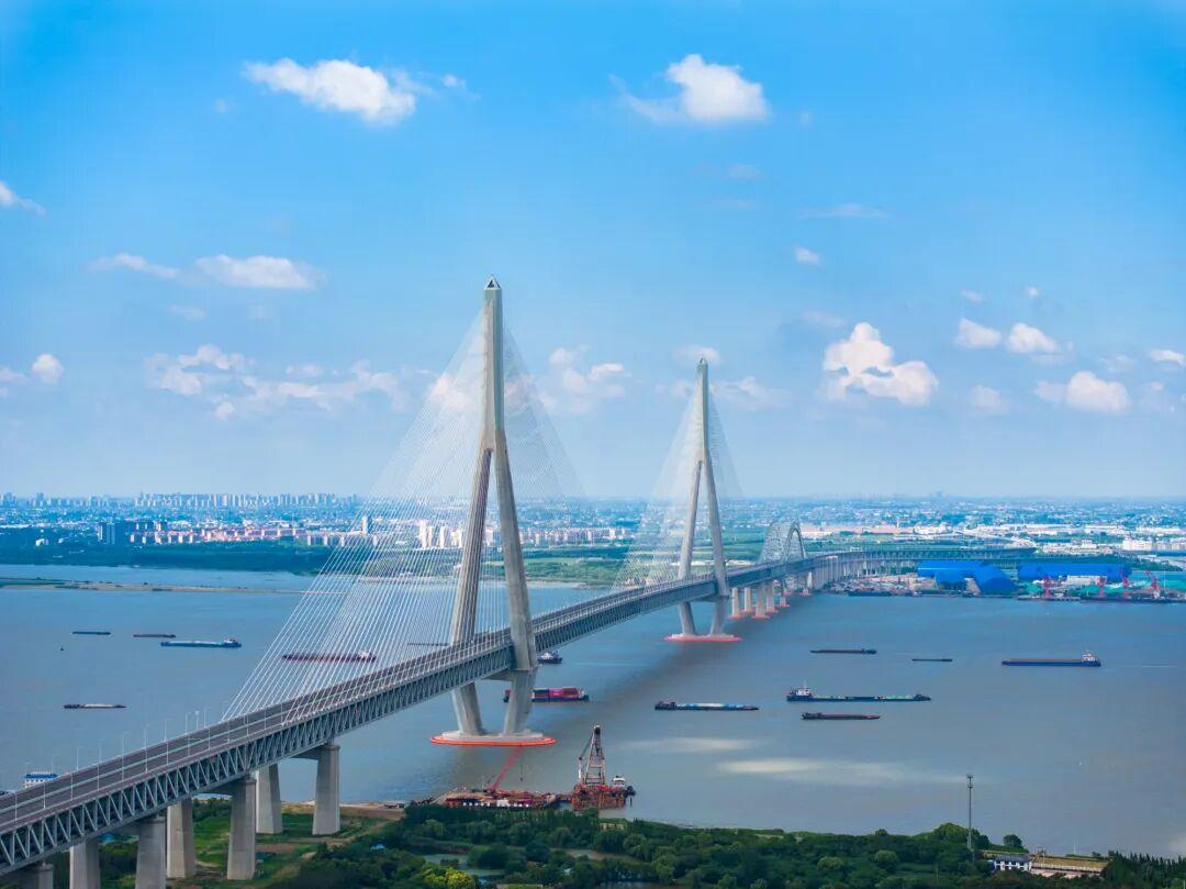 都以为常泰大桥是常州和泰州两兄弟合伙盖的，查了下背后的出资方，好家伙，我直接好家