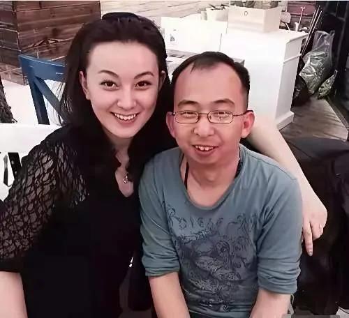 颜值和婚姻这事儿，大家总爱多嘴。演员巨兴茂身家过亿，娶了貌美的孟久淇，评论区却炸