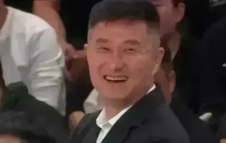 《CBA教练风云榜：闵鹿雷惨败下课，王博封神夺冠，杜锋幻想破灭，刘维伟