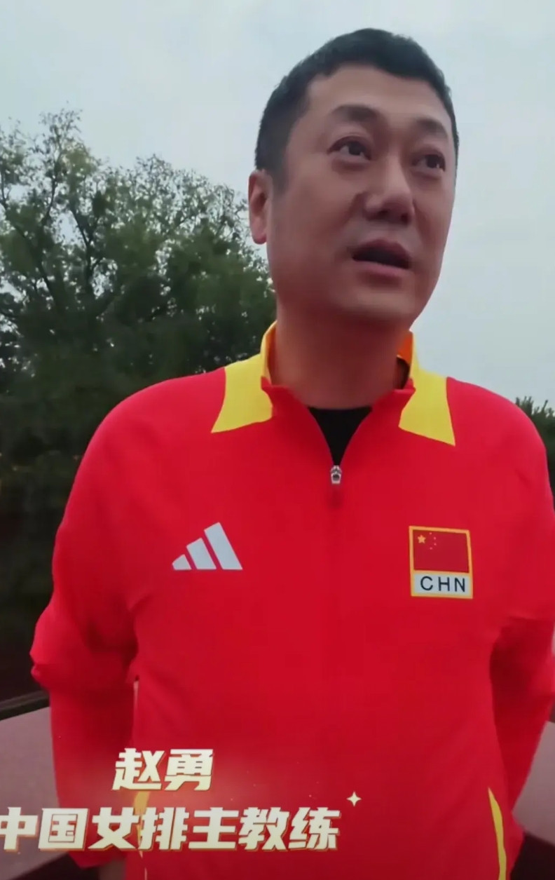 别的不说，就赵指导的临场指挥而言，跟他的前任相比，有个显著的特点，纠错试