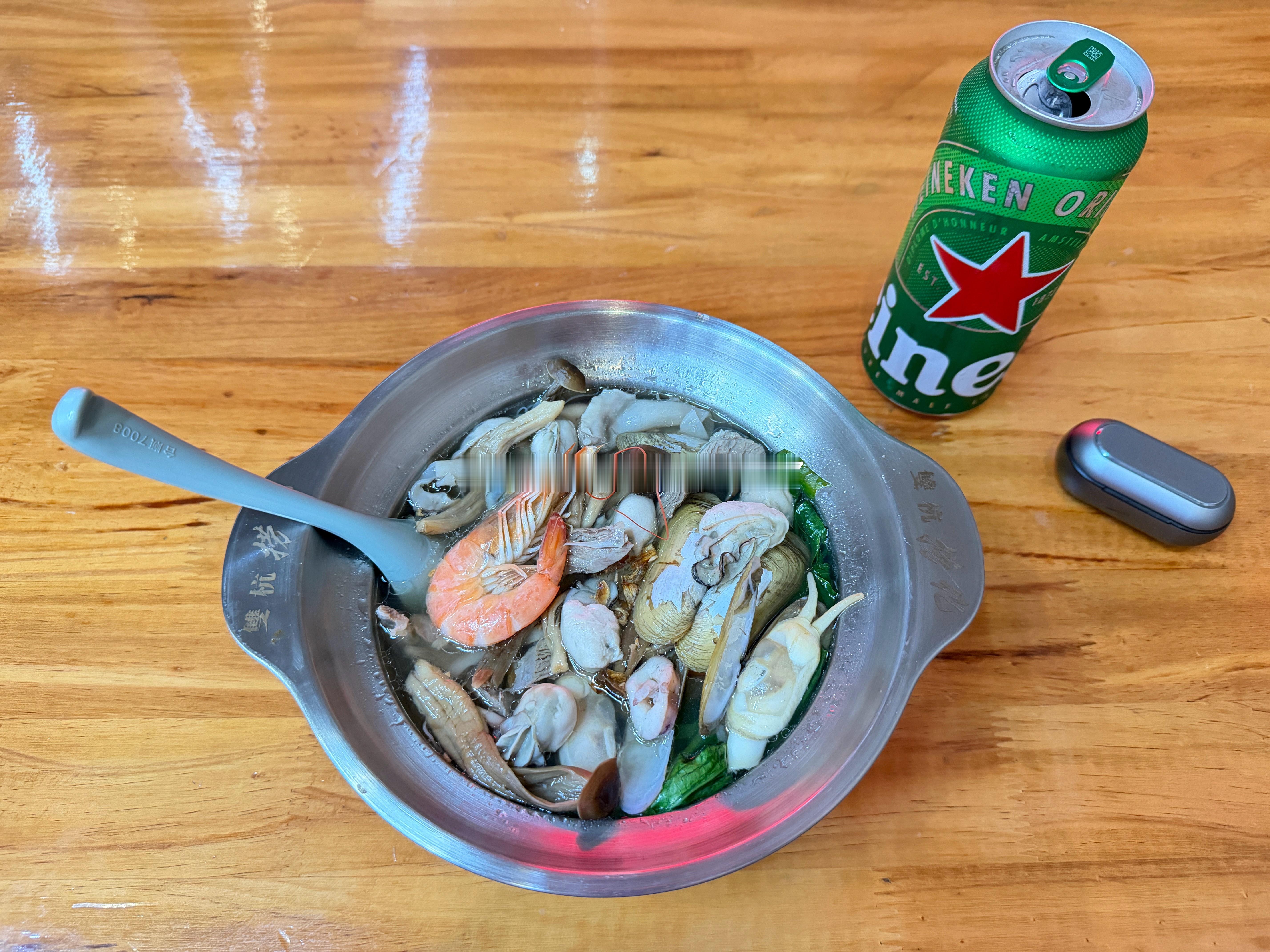 广东的清淡是不辣福建的清淡是真清淡不过食材很新鲜汤也挺鲜美北方人吃不大习惯福州捞