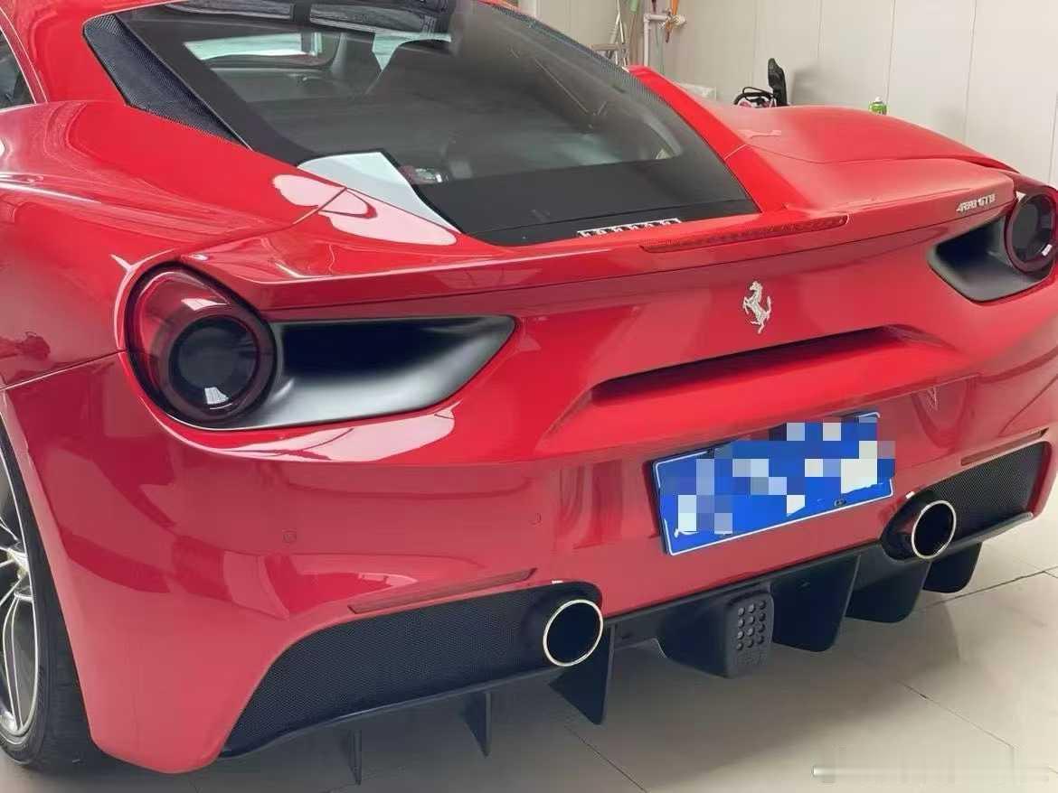 法拉利488GTB，红外红内选配：轮毂LED底升