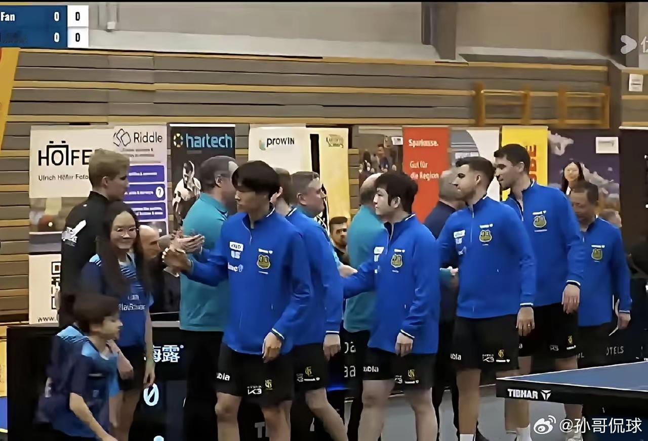 樊振东3比1库比克樊振东代表萨尔布吕肯俱乐部出战德甲联赛，首盘比赛3-1战胜库比