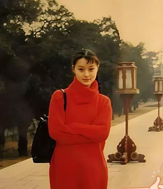 吴越：年轻时，我俩颜值不分高下。蒋勤勤：你气质清冷，还曾与陈建斌相恋。吴越：