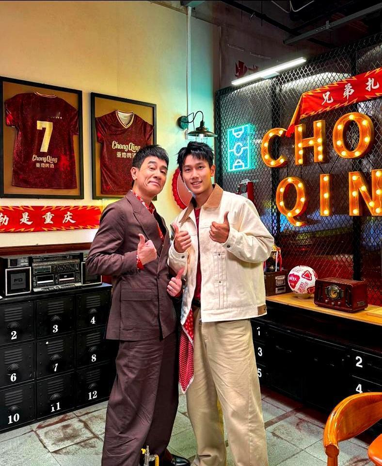 真正有实力的男人，往往不需要用新车来证明自己。陈小春那辆开了十五年的悍马H3