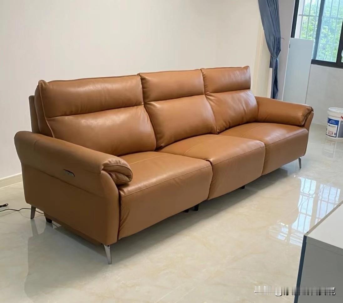 你是不是正在为新家挑沙发，一看各种材质、款式就头晕眼花？现在的沙发市场水太深，