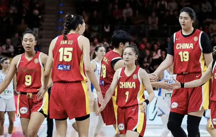 拿下铜牌！中国女篮77-64战胜中国台北，收获赛事季军在铜牌争夺战中，中国