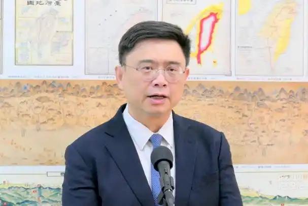 赖瑞隆选高雄，被儿子坑惨了！柯志恩笑了！据台湾媒体报道，有意在2026年参选