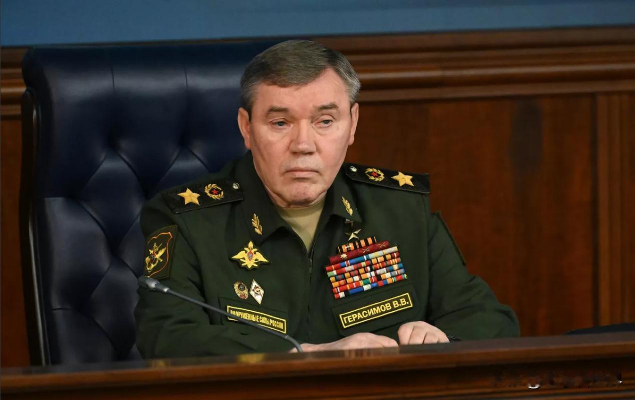 【俄军总参谋长：已组建首个装备S-500防空导弹系统的防空导弹防御师】莫斯科时