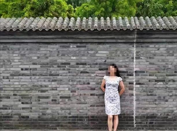 “不严惩不足以平民愤！”陕西安康一名49岁女教师下班走在回家路上，先被一辆车