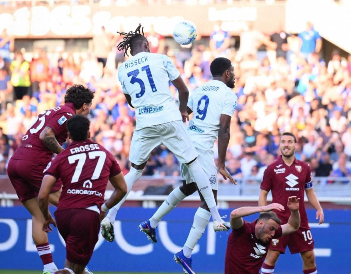 国米错失提前四轮夺得意甲冠军的机会！在客场两球领先的情况下，被都灵顽强的追成2-