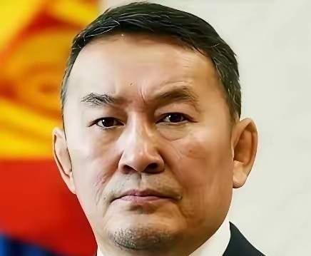 如果中国不开放领空，我们就请美军驻军。这话听着挺横，其实说这话的人自己都没琢磨