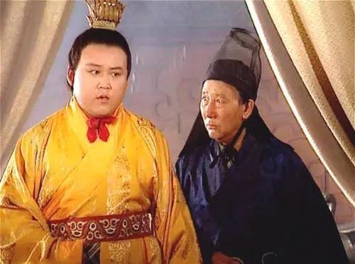 公元262年，大将军姜维上奏后主刘禅，请求处死宦官黄皓，但后主刘禅却不以为然地说