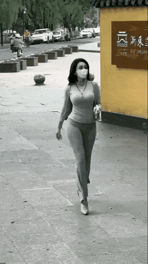 近期流行的送胯走路，太妖娆了[呲牙笑][呲牙笑][呲牙笑]