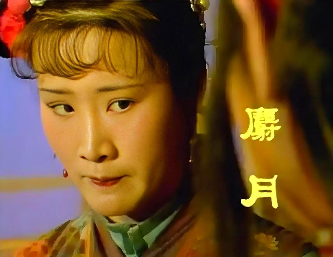 香菱咽血那，断气那刻，宝玉站在门外没哭。他回怡红院，只跟麝月说一句：以后薛