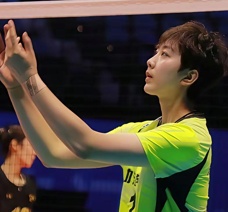 天津女排从昔日的冠军之师，一下子跌落至排超老四，原本这点难堪根本不值得挂在脸上，