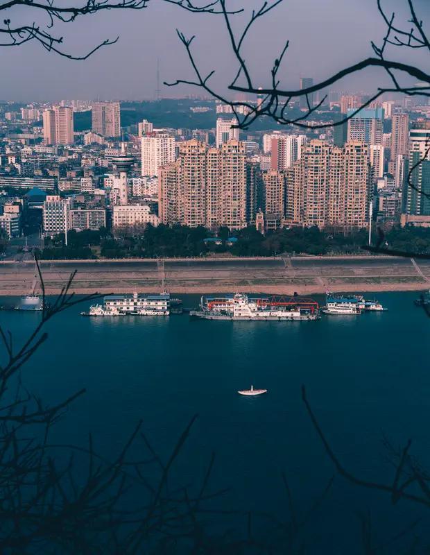 1️⃣信数据，但信官方口径的那部分：宜昌3119.05亿/6.8%是统计局实锤；